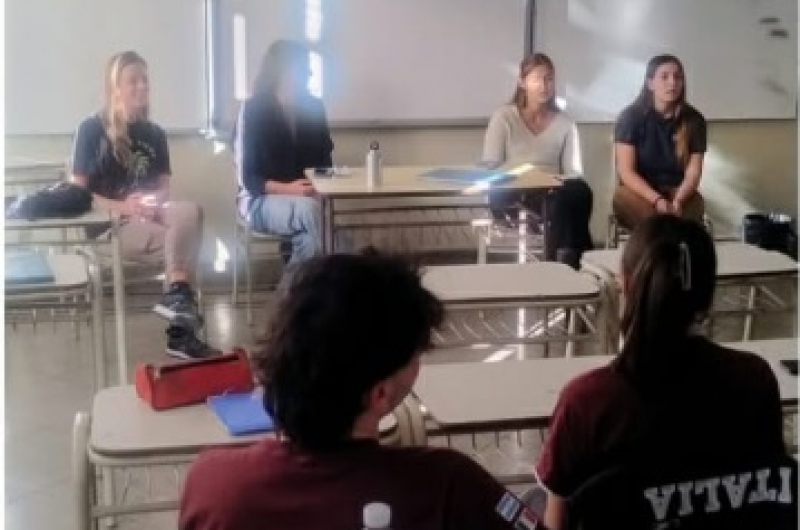 VISITA DE EX ALUMNAS